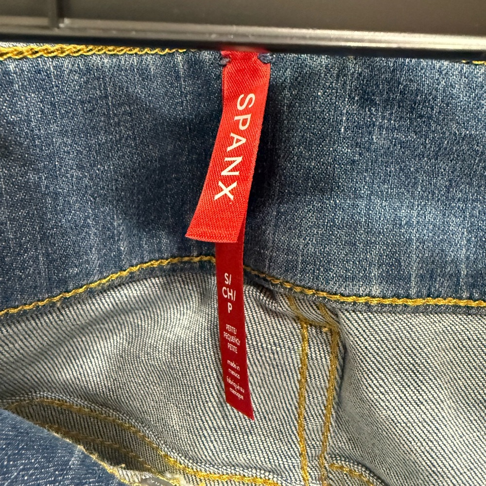 SPANXshape™ Original EveryWear
Flare Jeans Stonewashed Blue Jeans - Picture 5 of 7